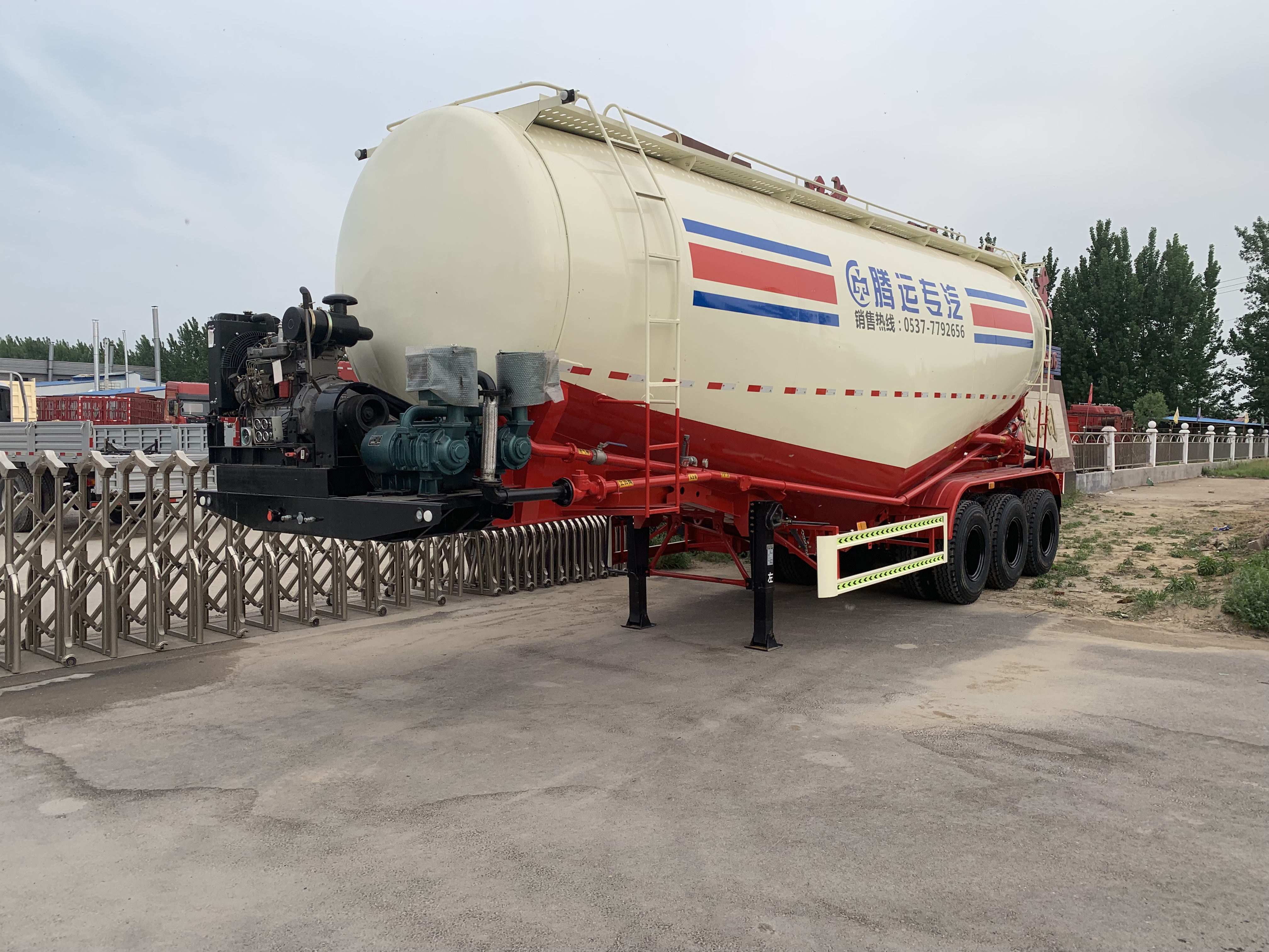 散装水泥运输半挂车